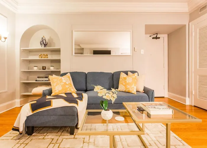Downtown Guild Magnificent Mile Gold Coast The #3 * Chicago